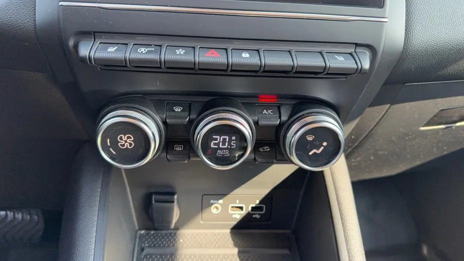 RENAULT Captur Captur 1.3 TCe mHEV Intens EDC