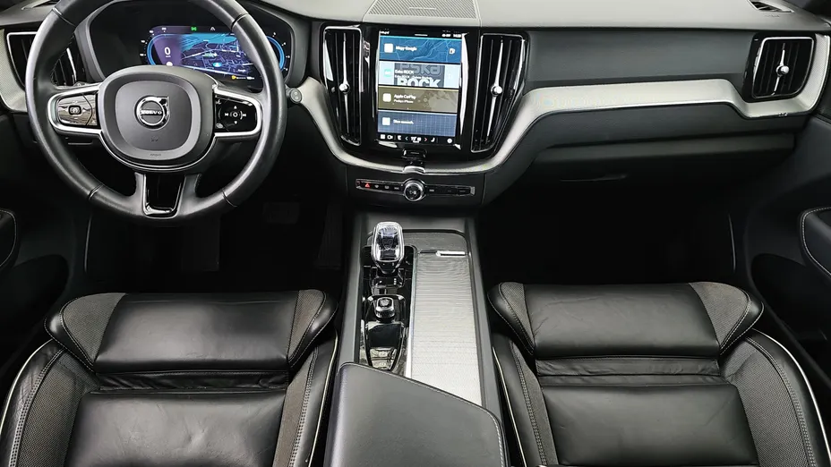 VOLVO XC60 XC60 B4 D AWD Plus Dark aut