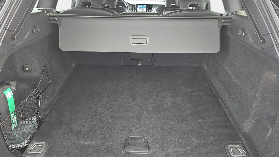 VOLVO XC60 XC60 B4 D AWD Plus Dark aut