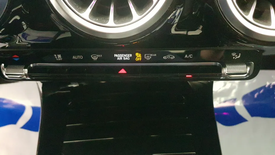 MERCEDES-BENZ CLA CLA 200 AMG Line 7G-DCT