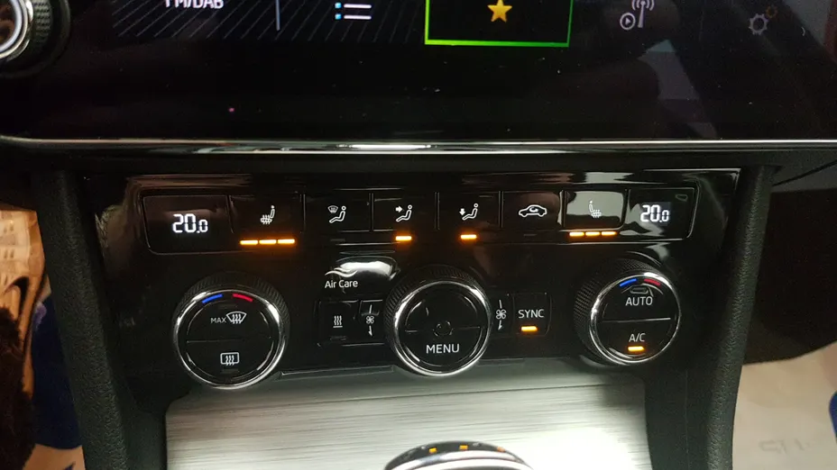 SKODA Superb Superb 2.0 TDI SCR 4x4 Ambition DSG