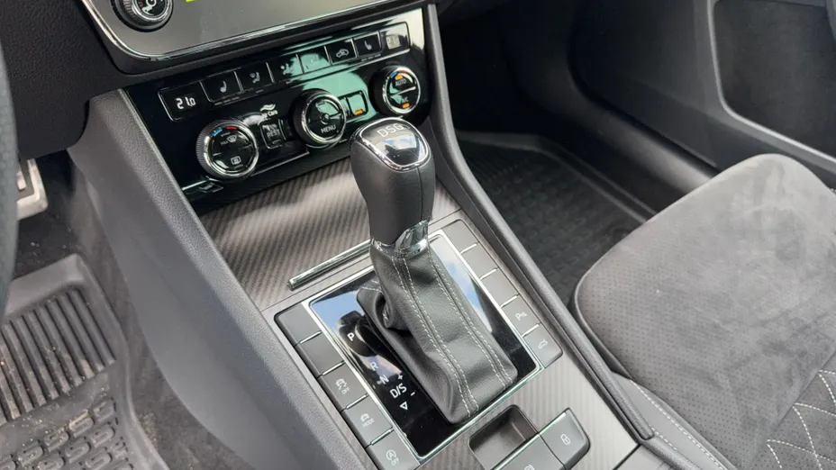 SKODA Superb Superb 2.0 TSI Sportline DSG