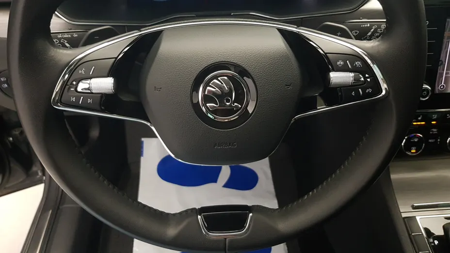 SKODA Superb Superb 2.0 TDI SCR Style DSG