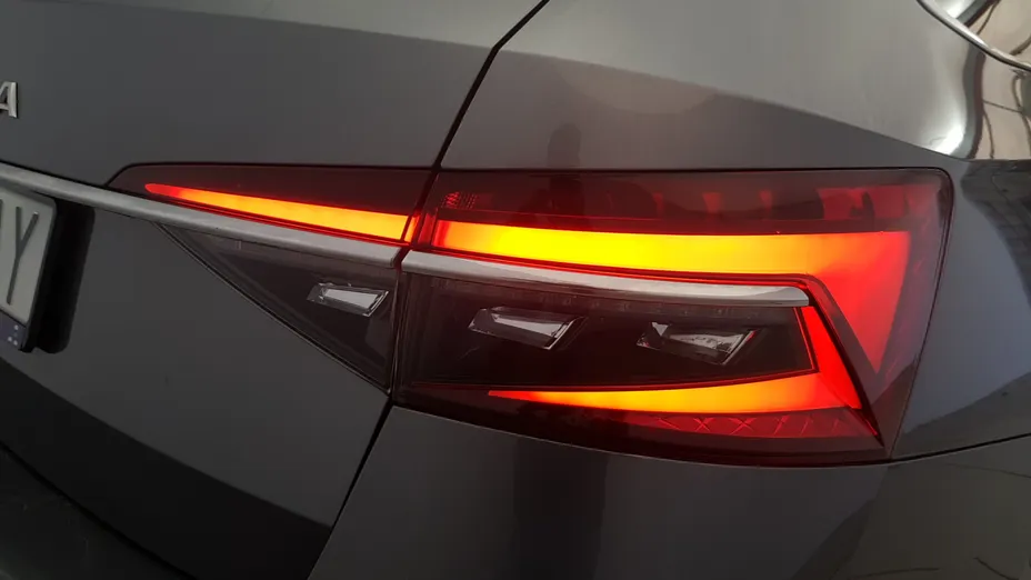 SKODA Superb Superb 2.0 TDI SCR Style DSG