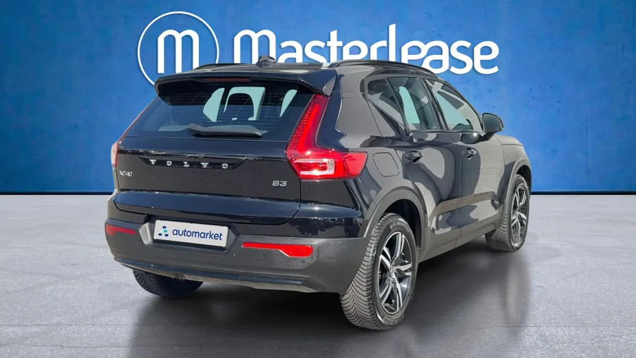 VOLVO XC40 XC40 B3 Plus Dark aut