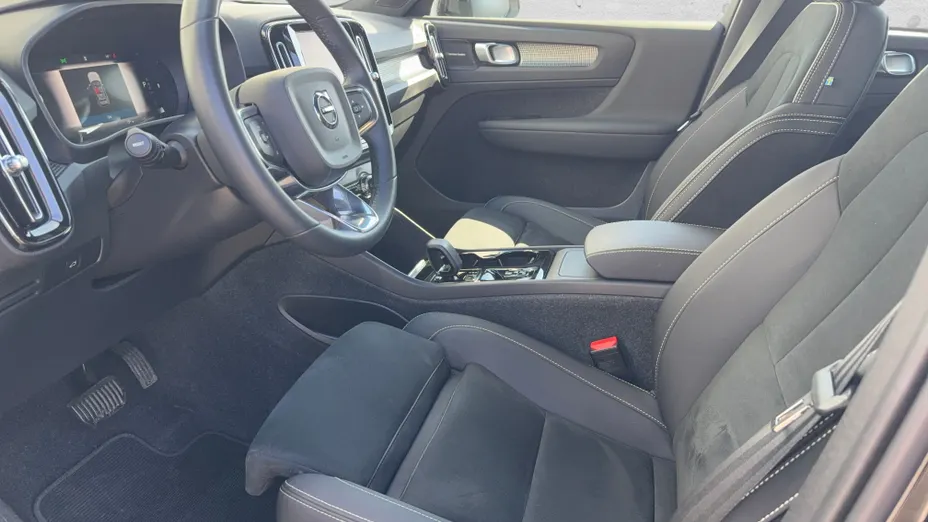 VOLVO XC40 XC40 B3 Plus Dark aut