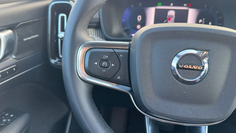 VOLVO XC40 XC40 B3 Plus Dark aut