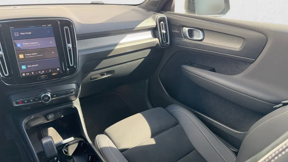 VOLVO XC40 XC40 B3 Plus Dark aut