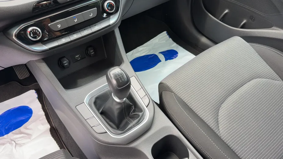 HYUNDAI i30 i30 1.4 Classic +