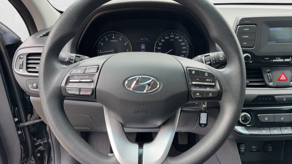 HYUNDAI i30 i30 1.4 Classic +