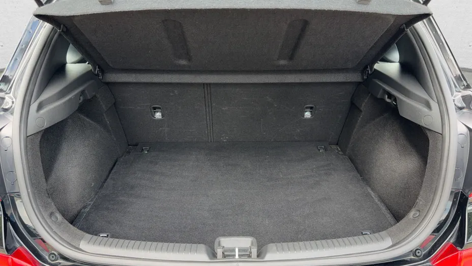 HYUNDAI i30 i30 1.4 Classic +