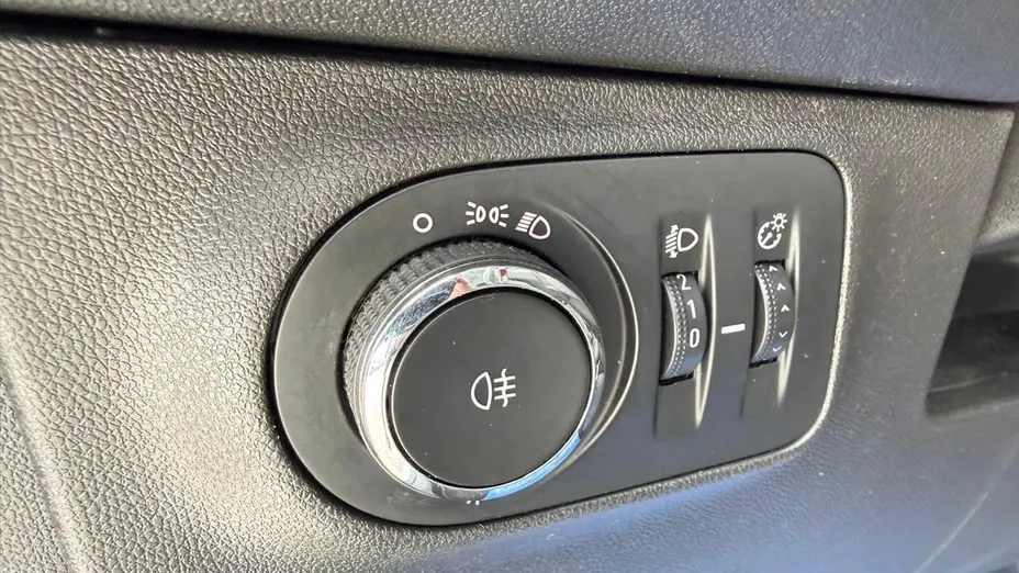 OPEL Corsa -