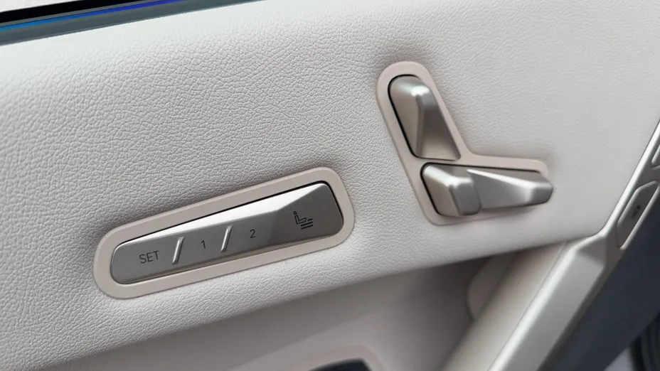 BMW iX iX xDrive40 76.6kWh