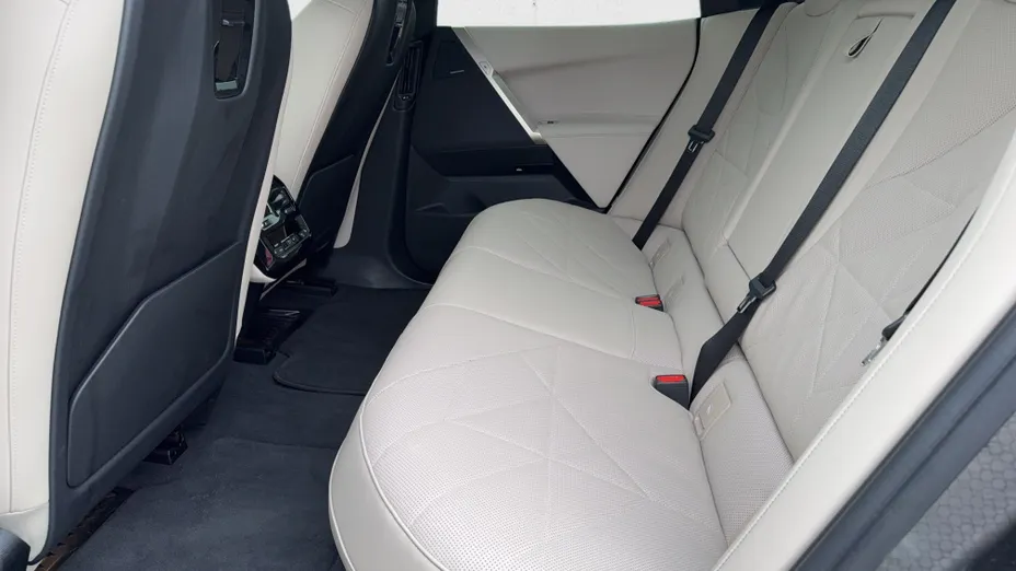 BMW iX iX xDrive40 76.6kWh