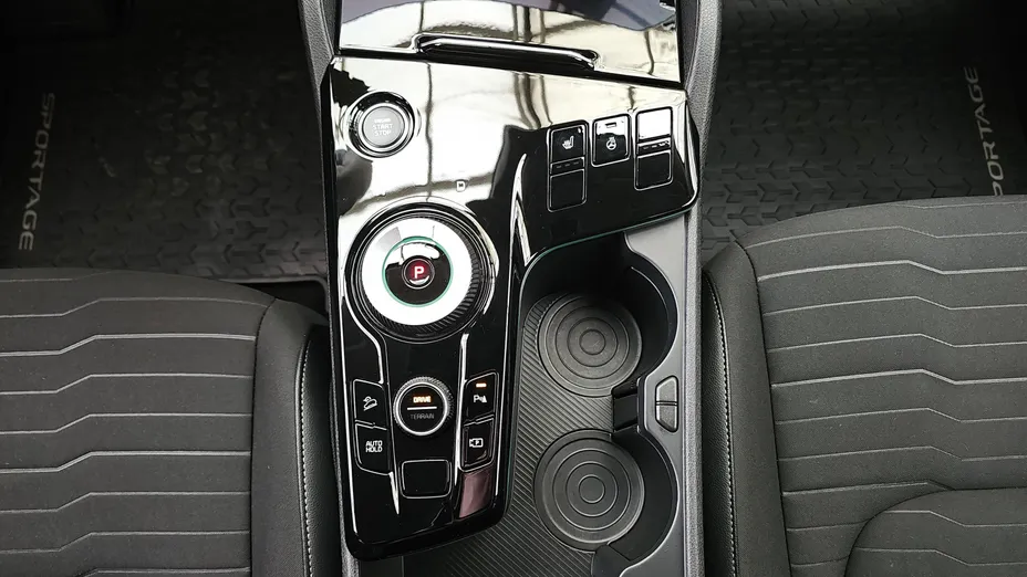 KIA Sportage Sportage 1.6 T-GDI HEV Business Line 4WD aut