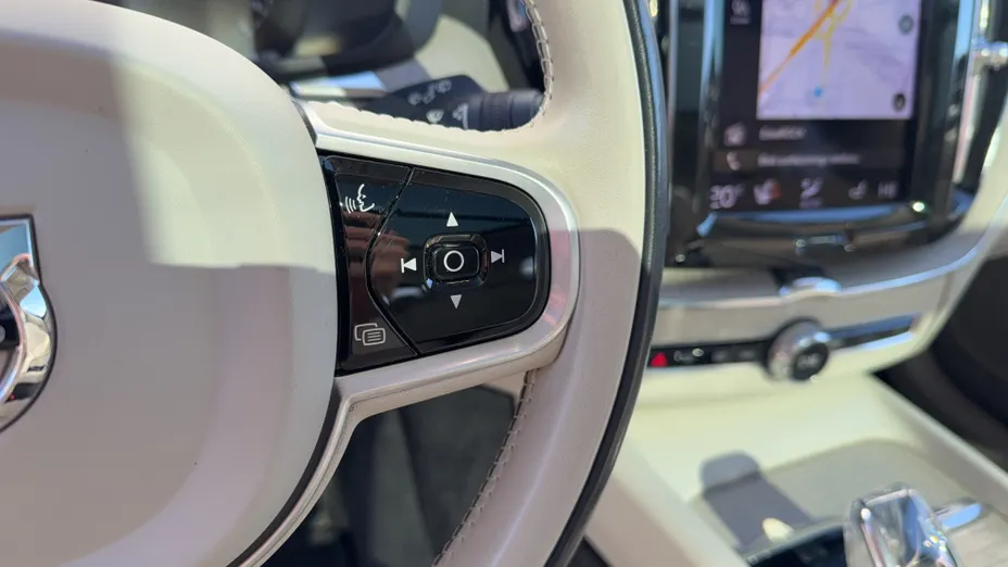 VOLVO XC60 XC60 T8 AWD Plug-In Hybrid Inscription aut