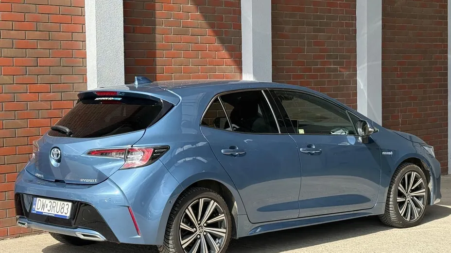 TOYOTA Corolla Corolla 2.0 Hybrid Comfort