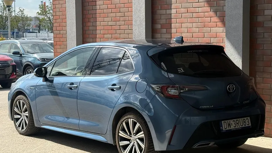 TOYOTA Corolla Corolla 2.0 Hybrid Comfort