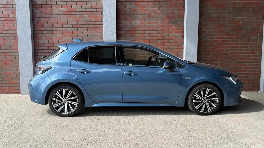 TOYOTA Corolla Corolla 2.0 Hybrid Comfort