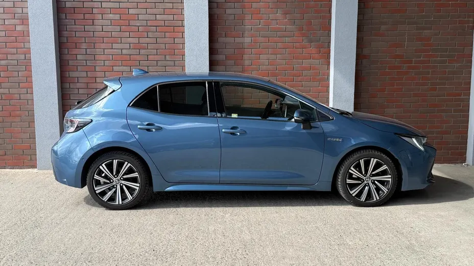 TOYOTA Corolla Corolla 2.0 Hybrid Comfort