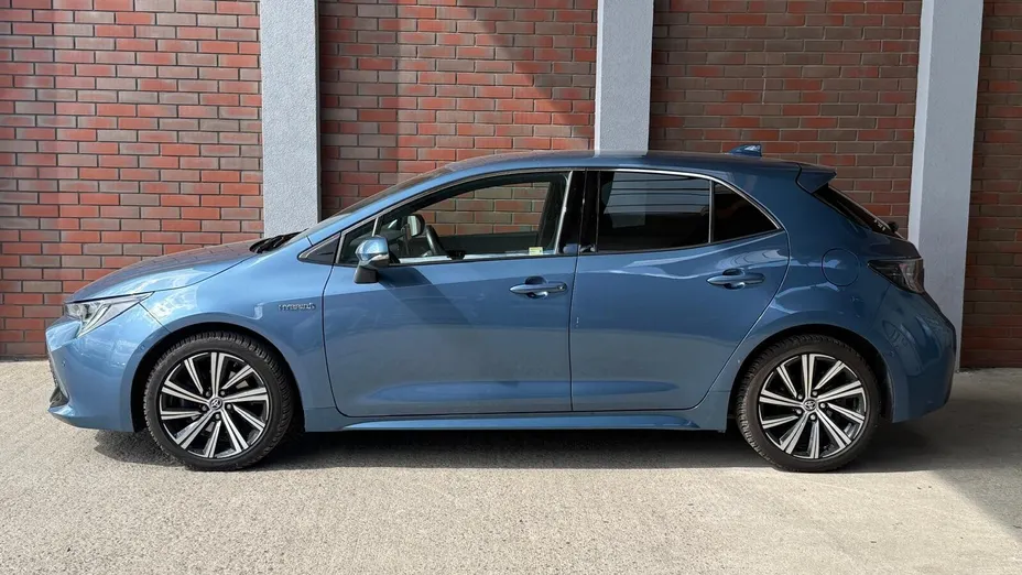 TOYOTA Corolla Corolla 2.0 Hybrid Comfort