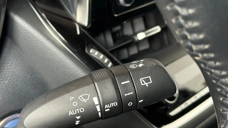 TOYOTA Corolla Corolla 2.0 Hybrid Comfort