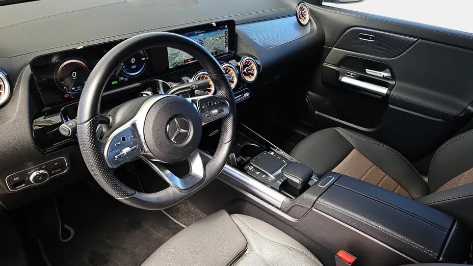 MERCEDES-BENZ EQA EQA 300 66.5kWh 4-Matic Electric Art