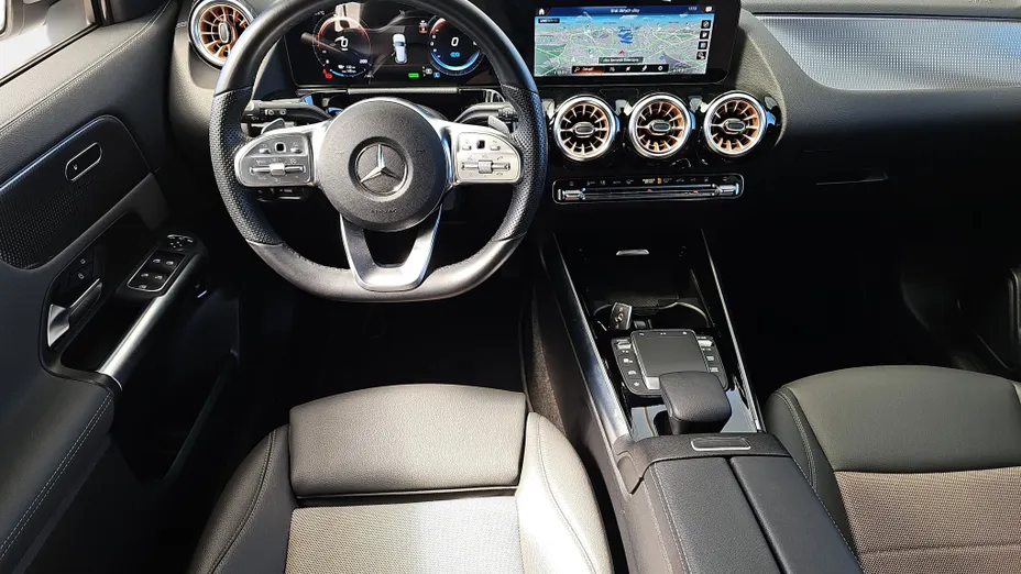 MERCEDES-BENZ EQA EQA 300 66.5kWh 4-Matic Electric Art