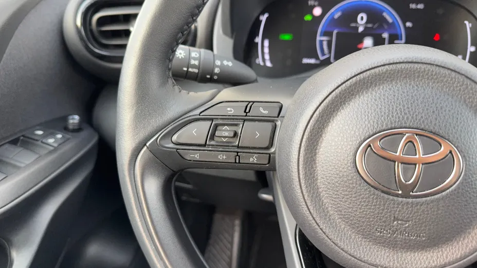 TOYOTA Yaris Yaris Hybrid 1.5 Style