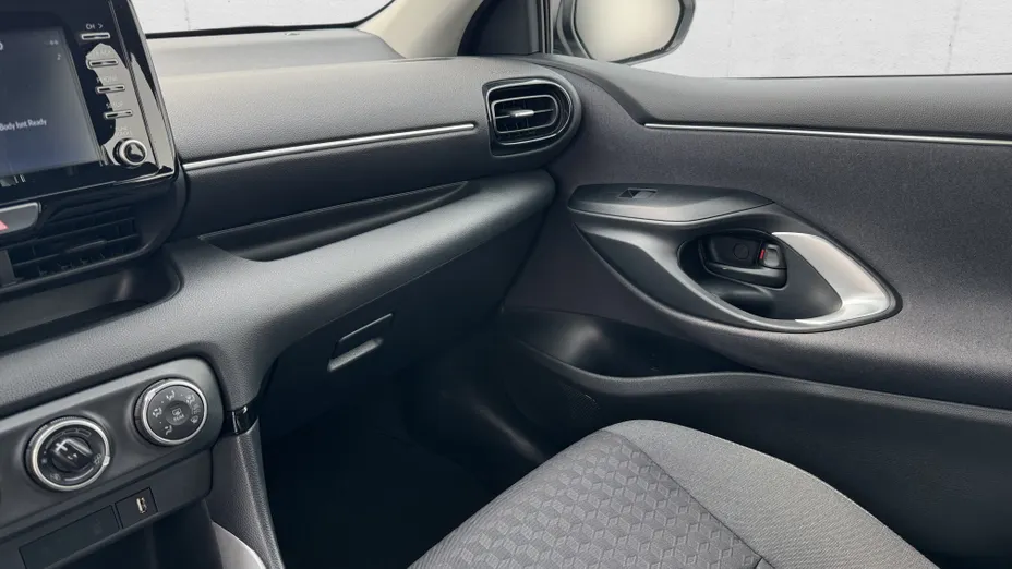 TOYOTA Yaris Yaris 1.5 Comfort