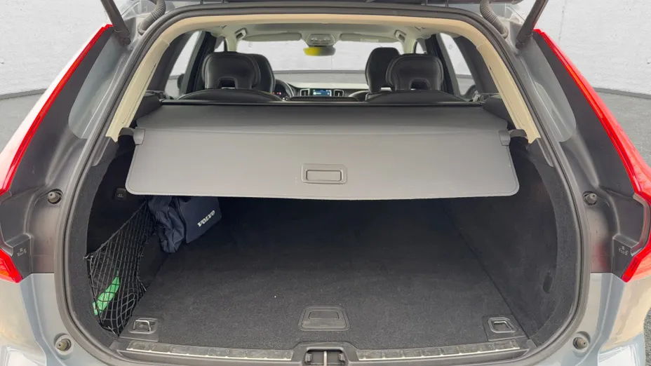 VOLVO XC60 XC60 B4 B Plus Dark aut