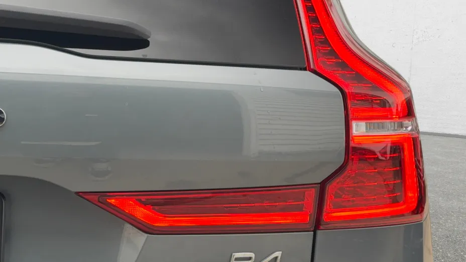 VOLVO XC60 XC60 B4 B Plus Dark aut
