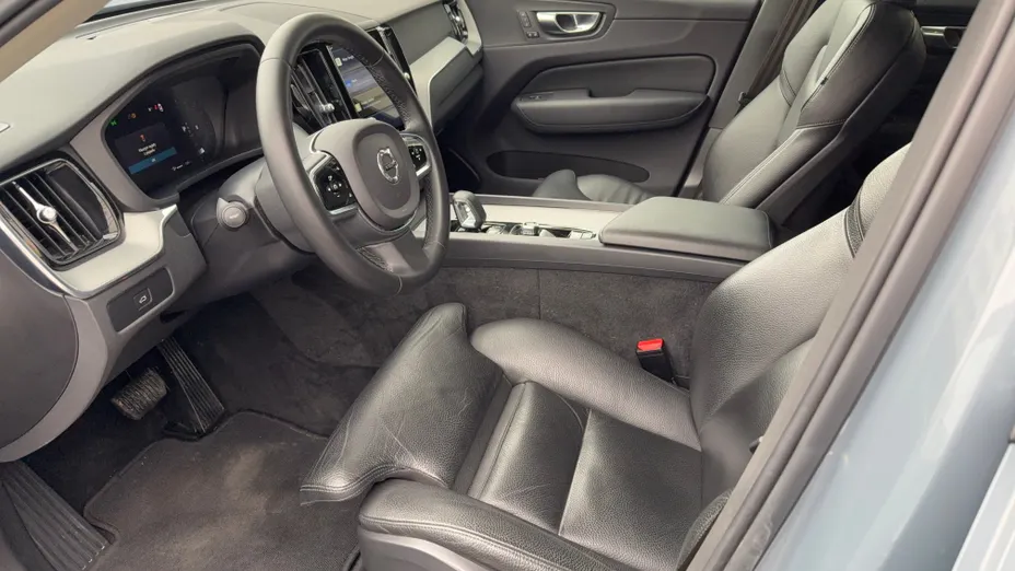 VOLVO XC60 XC60 B4 B Plus Dark aut