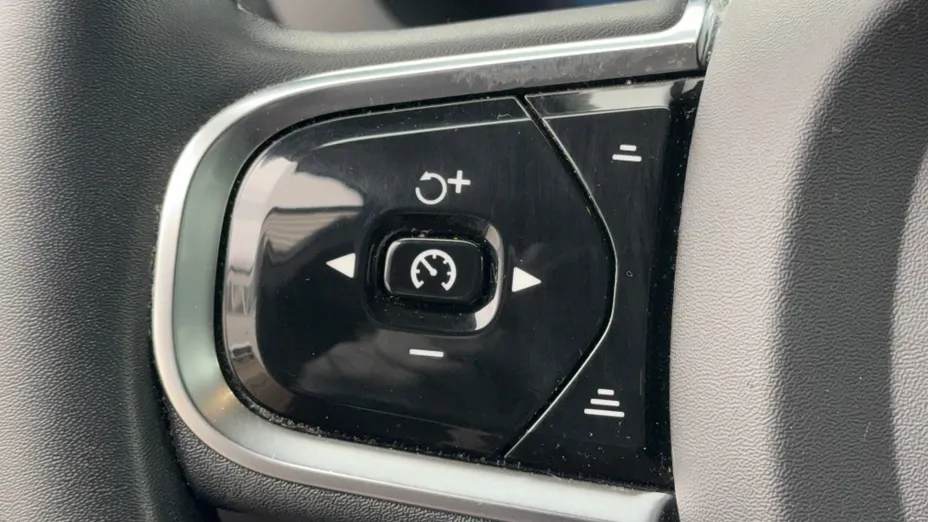 VOLVO XC60 XC60 B4 B Plus Dark aut