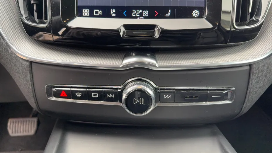 VOLVO XC60 XC60 B4 B Plus Dark aut