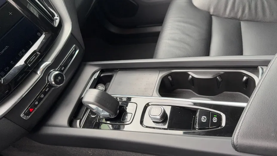 VOLVO XC60 XC60 B4 B Plus Dark aut