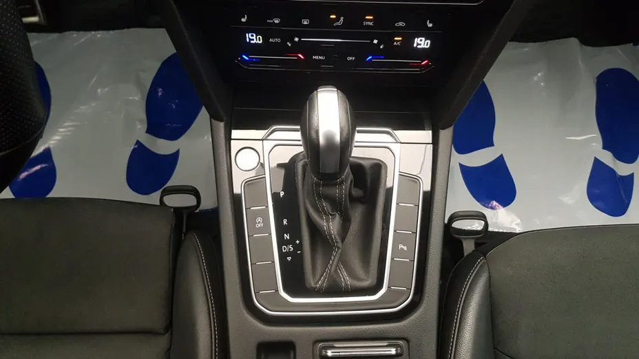 VOLKSWAGEN Arteon Arteon 2.0 TSI R-Line DSG