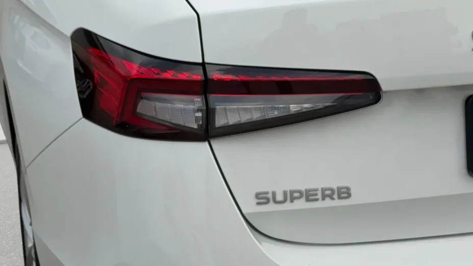 SKODA Superb Superb 2.0 TDI SCR Selection DSG