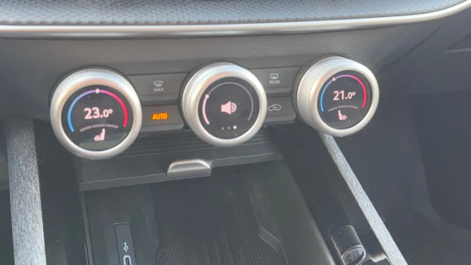 SKODA Superb Superb 2.0 TDI SCR Selection DSG