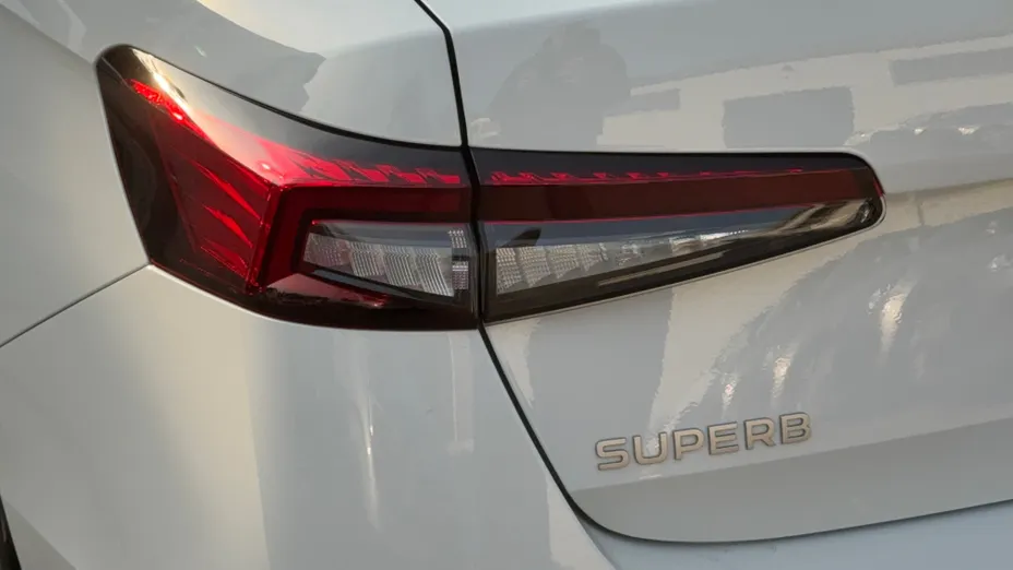 SKODA Superb Superb 2.0 TDI SCR Selection DSG