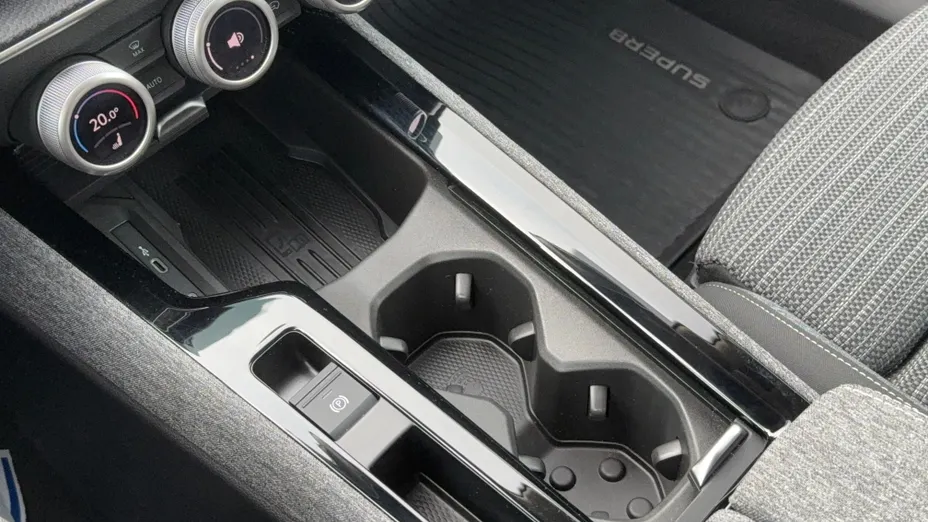 SKODA Superb Superb 2.0 TDI SCR Selection DSG