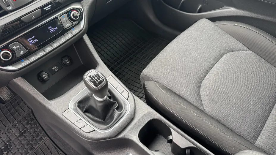 HYUNDAI i30 i30 1.0 T-GDI Smart