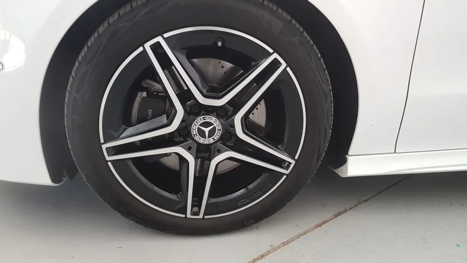 MERCEDES-BENZ CLA CLA 220 d AMG Line 8G-DCT