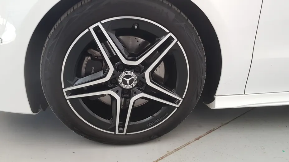 MERCEDES-BENZ CLA CLA 220 d AMG Line 8G-DCT