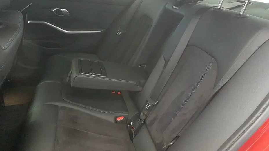 BMW Seria 3 318i M Sport aut