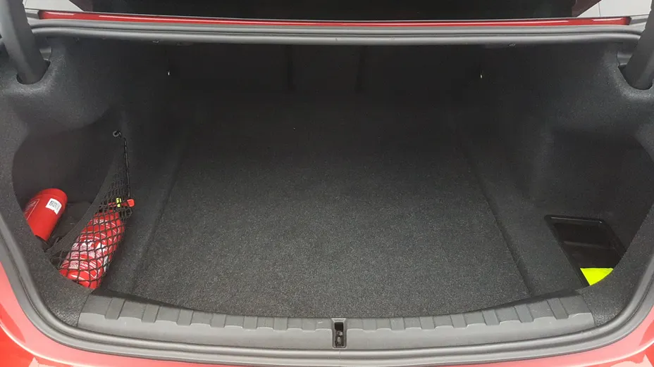 BMW Seria 3 318i M Sport aut