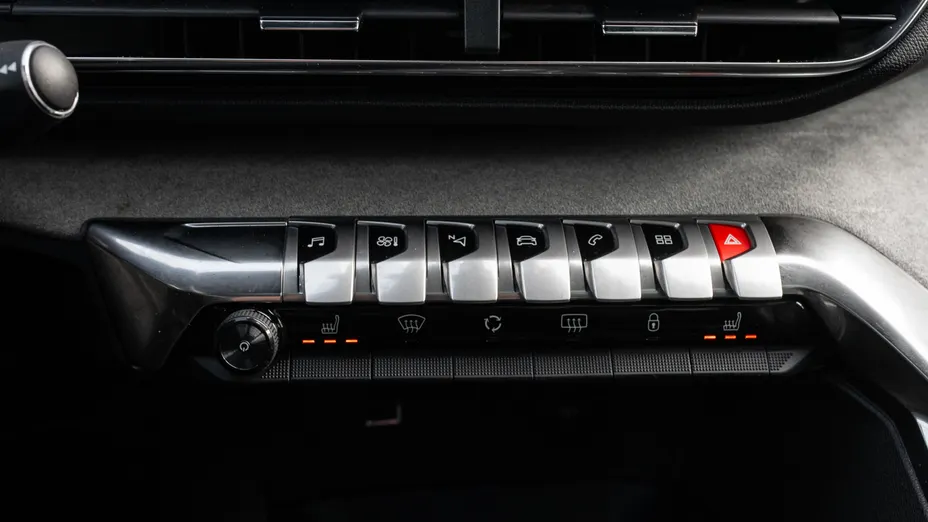 PEUGEOT 5008 5008 1.6 PureTech GT S&S EAT8