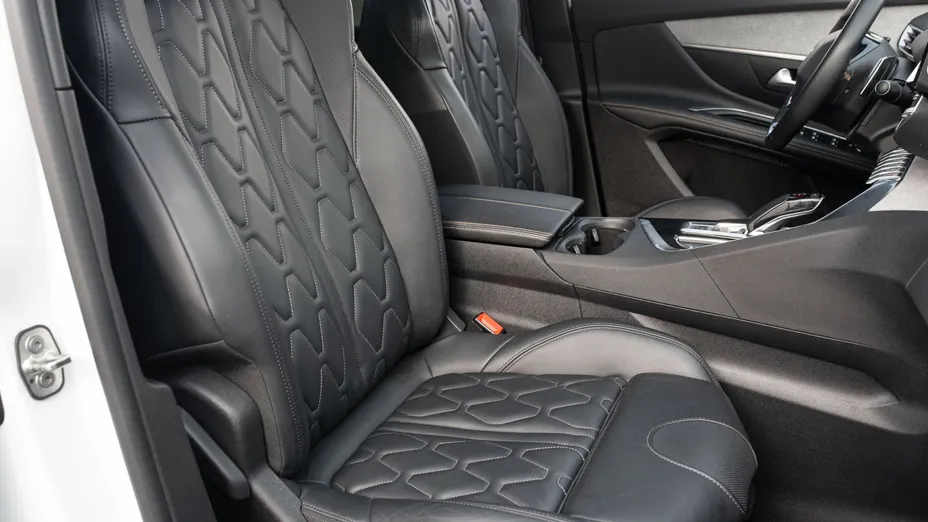 PEUGEOT 5008 5008 1.6 PureTech GT S&S EAT8