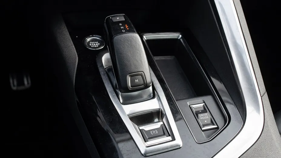 PEUGEOT 5008 5008 1.6 PureTech GT S&S EAT8