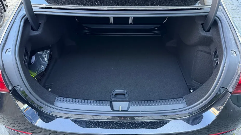 MERCEDES-BENZ E Klasa E 220 d mHEV 4-Matic AMG 9G-Tronic
